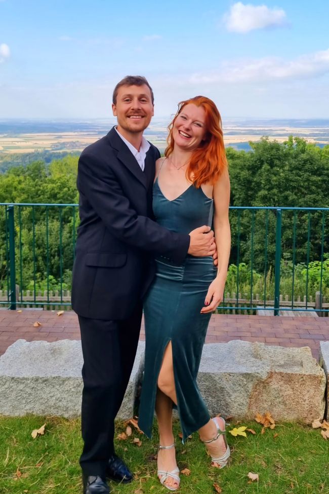 In Schale geworfen für Clarissas Hochzeit