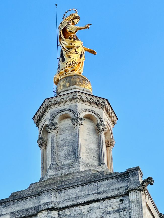 En el puente de Avignon