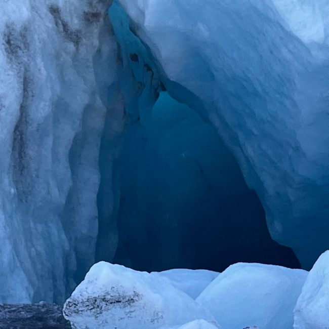 Faire du kayak sur le lac glaciaire
