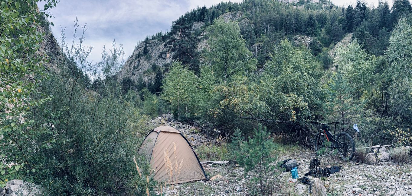 Emplacement de camping dans les gorges