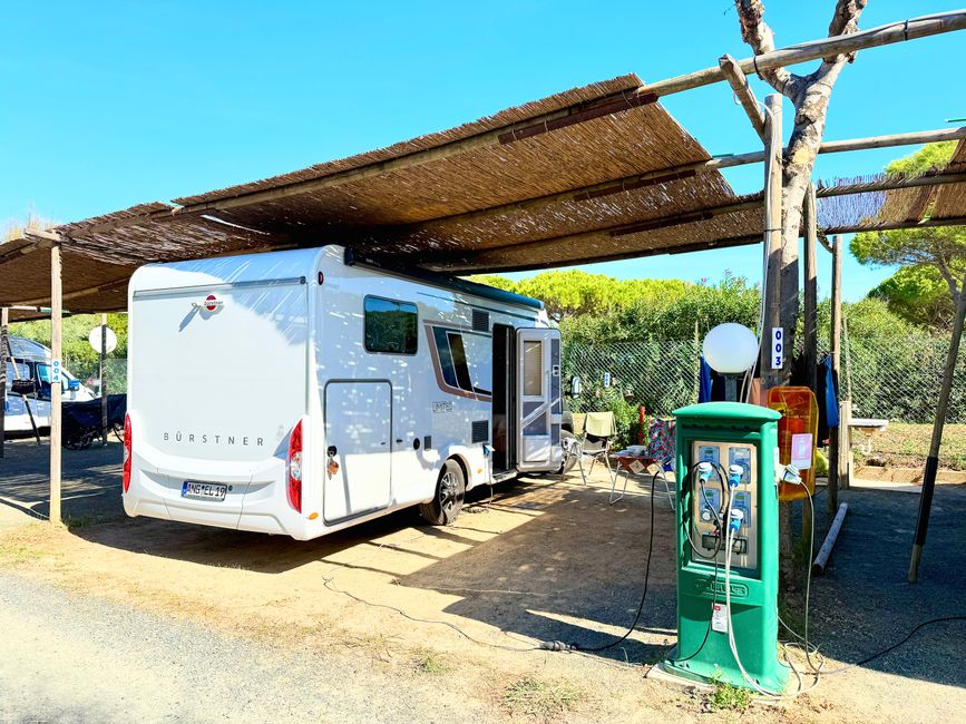 Unser Stellplatz war sogar überdacht.