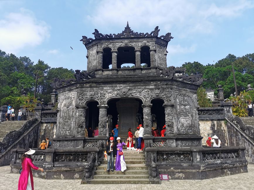 Recorrido por la antigua ciudad imperial de Hue