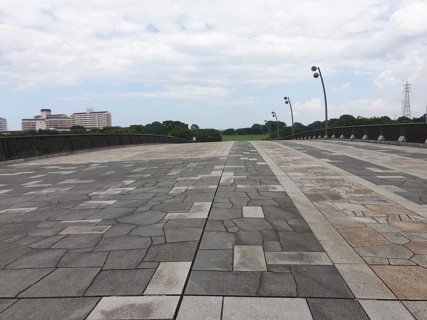 Brücke zum Ōjima-Komatsugawa Park