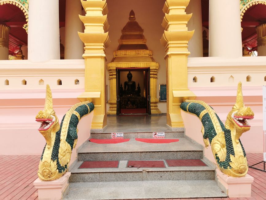 Vientiane - 1.5 days on a temple and museum tour
