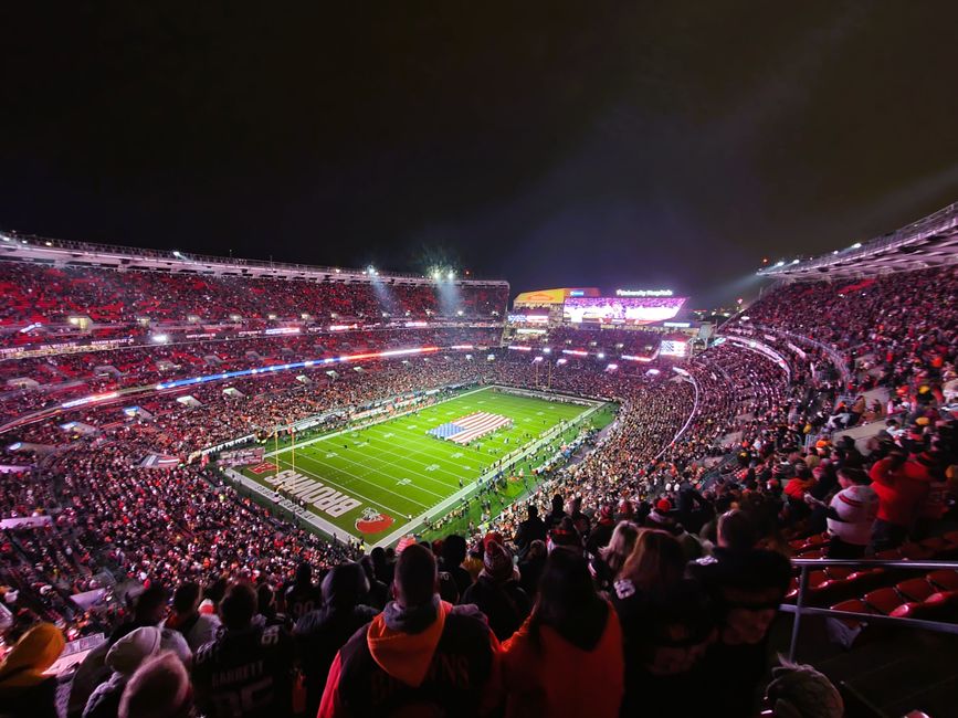 Steelers vs. Browns Football Game zu Beginn