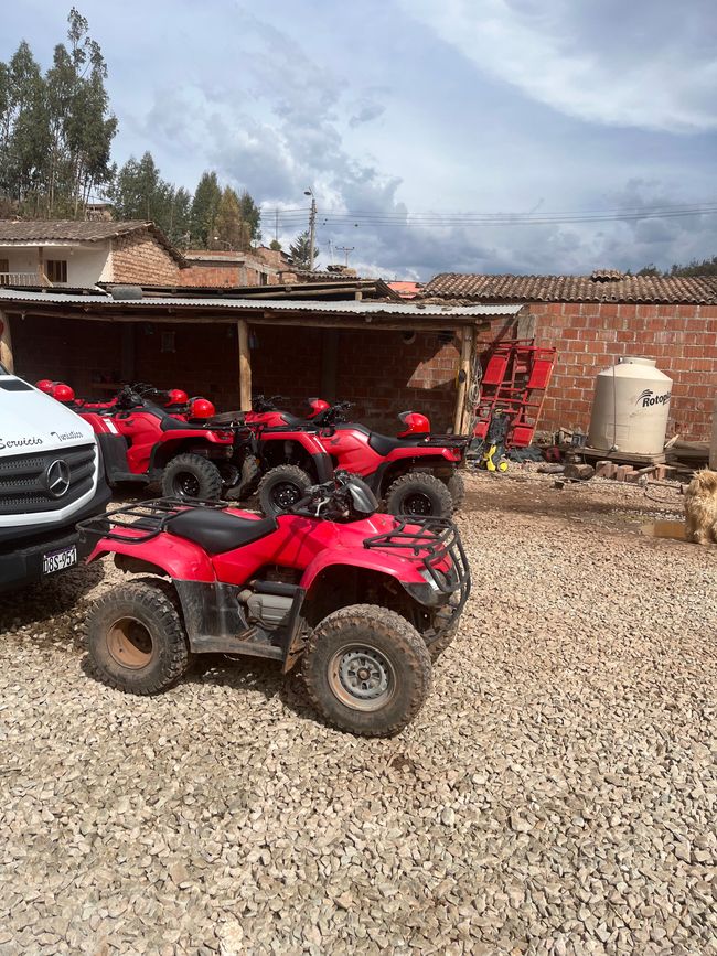 Tag 13
Quad Bike Fahrt nach Moray und den Salzfeldern