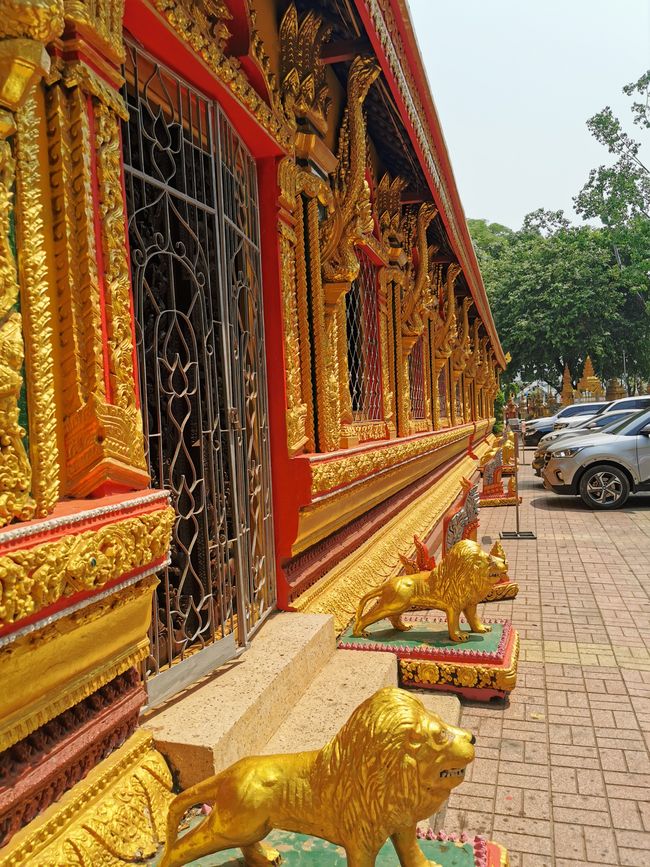 Vientiane - 1.5 days on a temple and museum tour