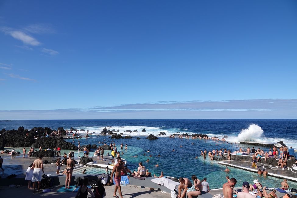 Piscina natural en Porto Moniz ....