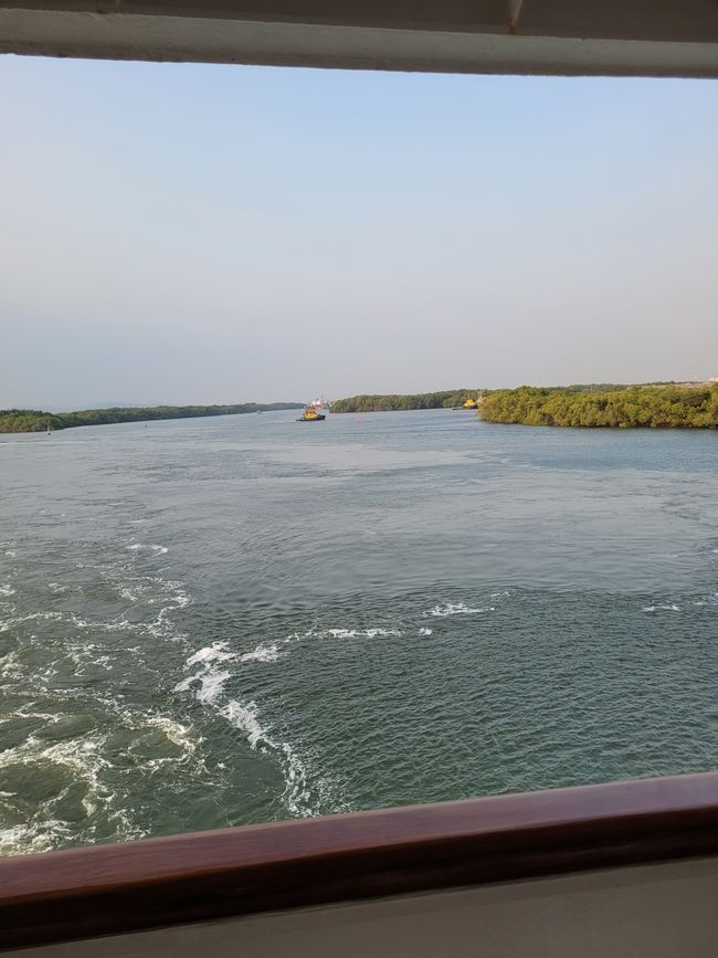 Giorno 46 e 47 di 175: Guayaquil/Ecuador e giorno di navigazione