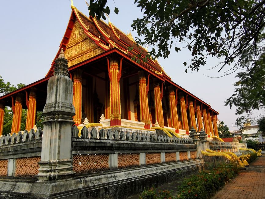 Vientiane - 1.5 days on a temple and museum tour