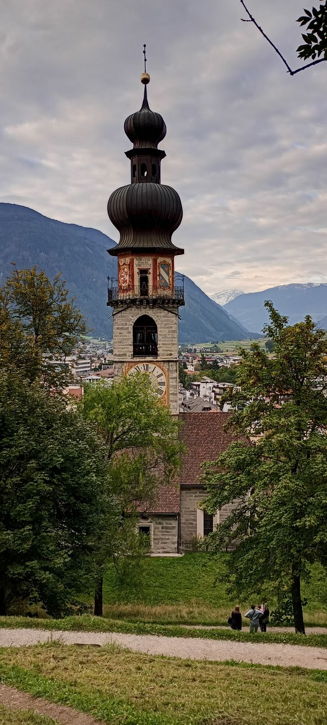 Turm.der Rainkirche am Schloßberg in.Bruneck