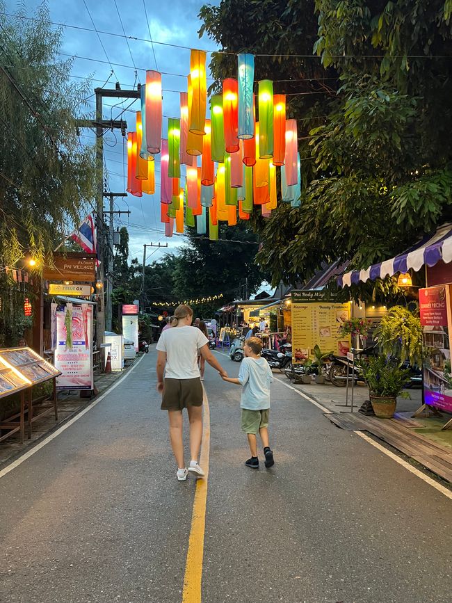 Von Chiang Mai nach Pai & <-