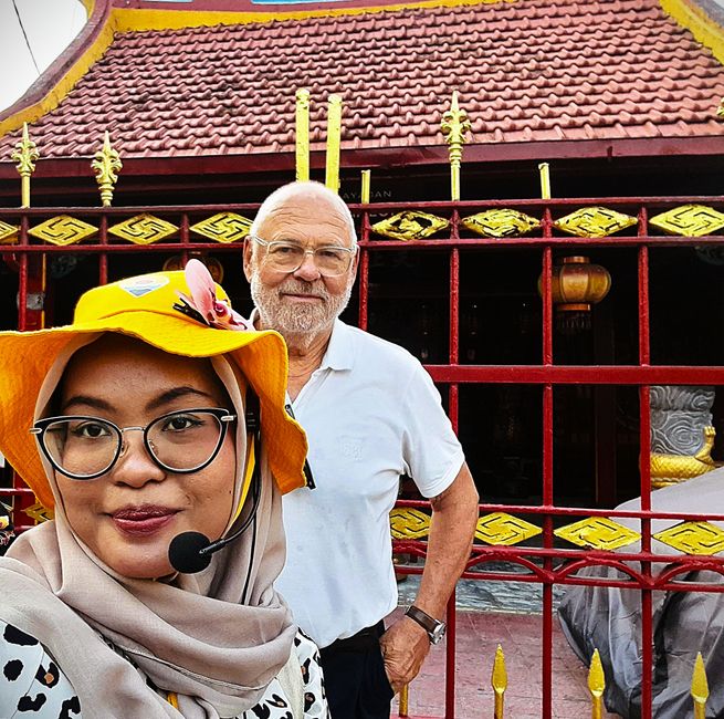 With Citra in front of a Chinese Temple