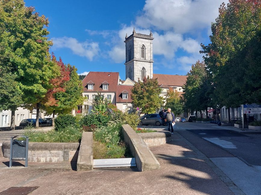 primera parada en Baumes-Les-Dames junto al Doubs