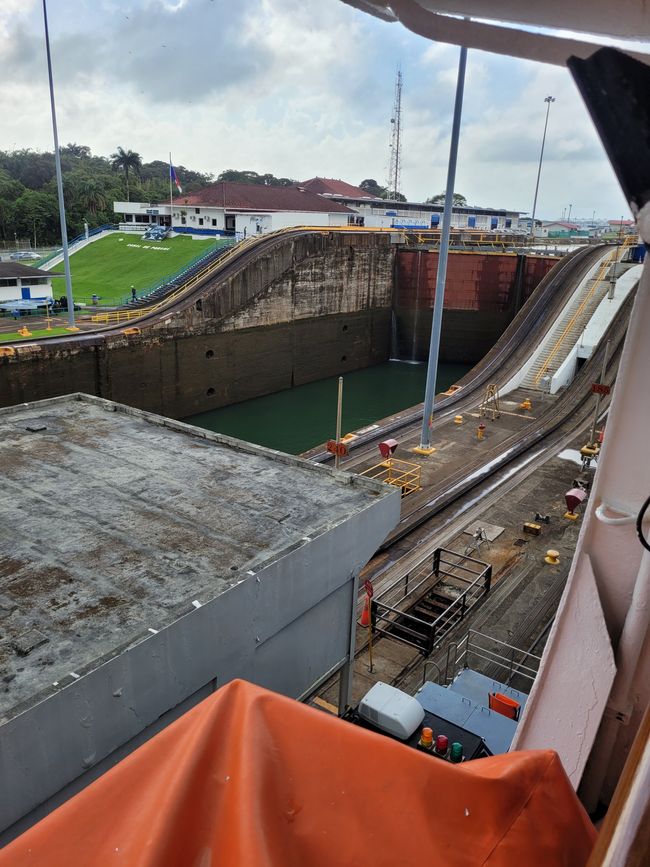 Day 41 of 175: Around the world cruise - Day passage through the Panama Canal
