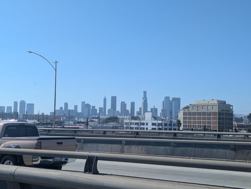 Kalifornien 2025, Tag 14, On the Road (Las Vegas - Los Angeles) und Dockweiler Beach zum Zweiten