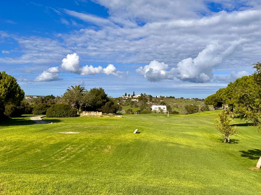 Ein perfekter Tag im Boavista Golf in Lagos