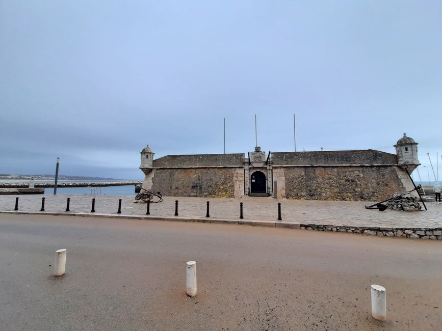 Lagos - Höhlen, Strände und Streetart