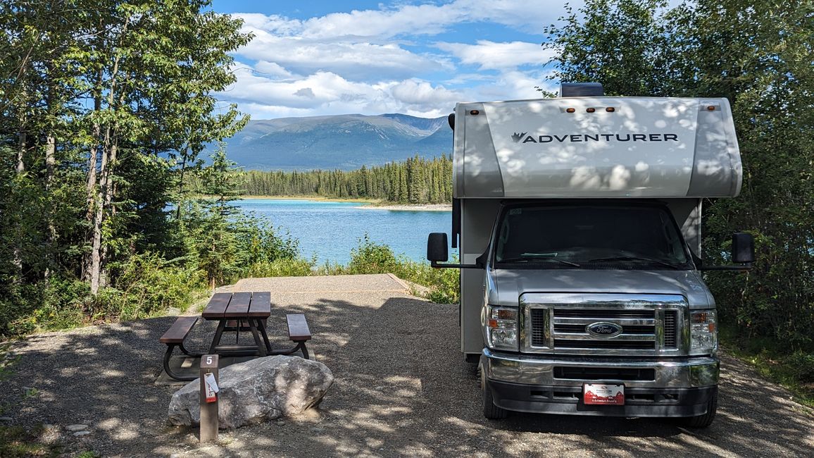 Boya Lake Campground