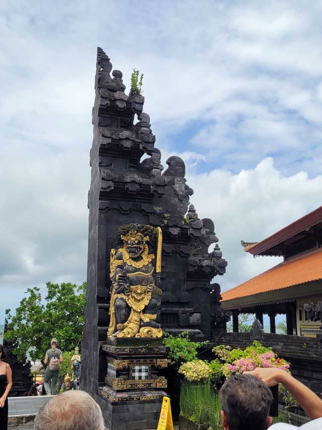 Tag 111/112 und 113 von 175: Kreuzfahrt rund um die Welt - Benoa/Bali und Seetag