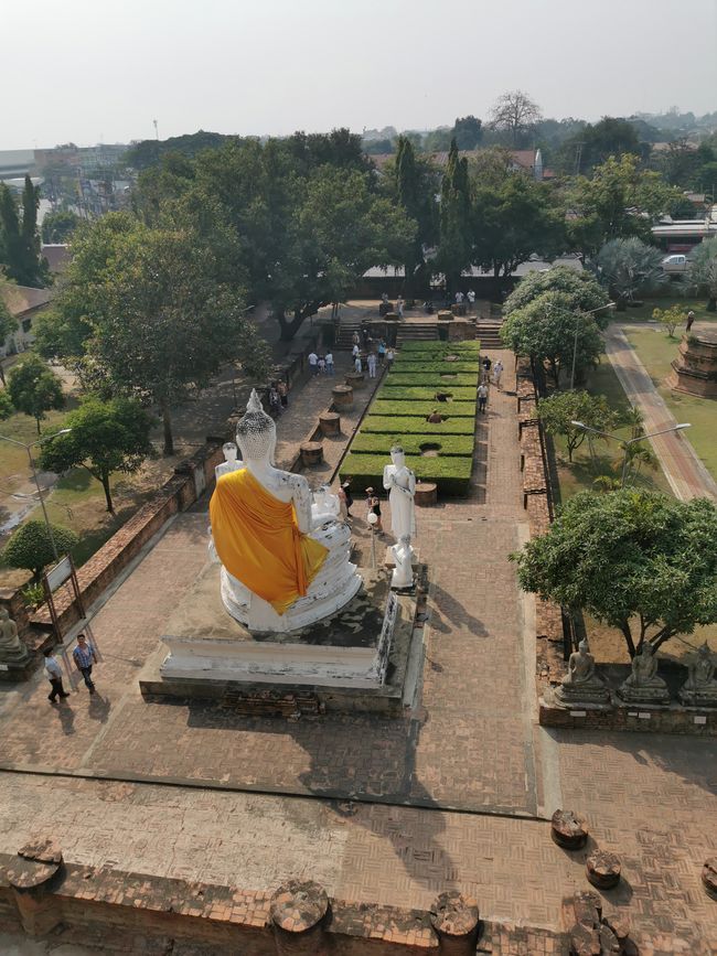 Un'altra escursione in bicicletta attraverso Ayutthaya e arrivo a Kanchanaburi