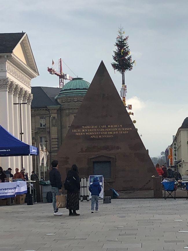 The pyramid with the former Christmas tree -