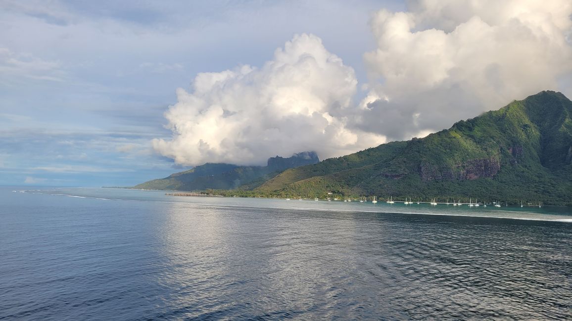 Mo’orea – gewaltige Bergzinnen empfangen und verabschieden uns