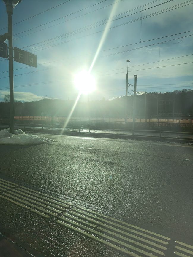 Im Zug nach Hause hat uns dann auch noch die Sonne begrüßt.