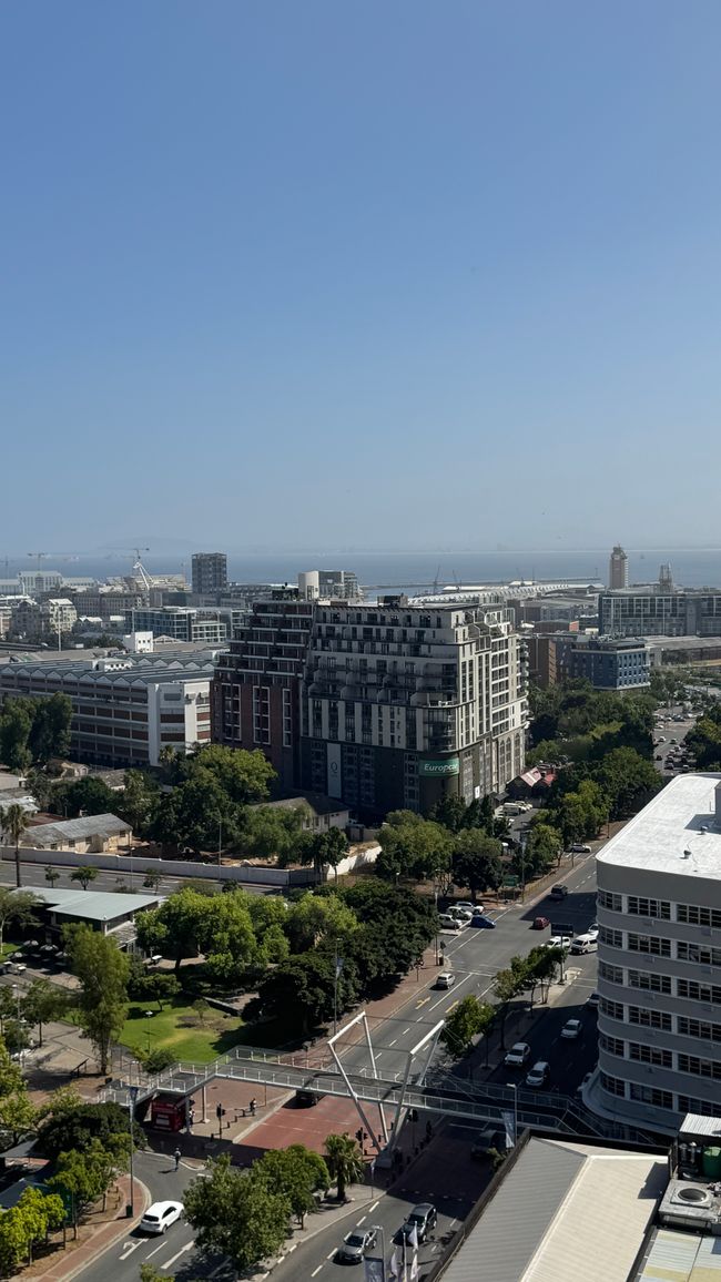 Reich neben Township