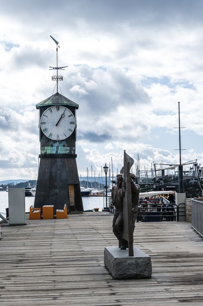 Akerbrygge - Waterfront - Uhrturm