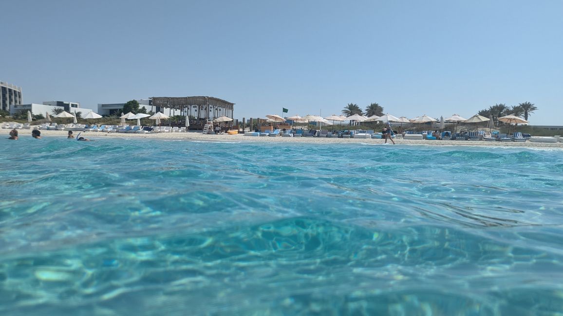 Tag 6 (2024) Drei Kirchen, Saadiyat Beach Club & Global Village