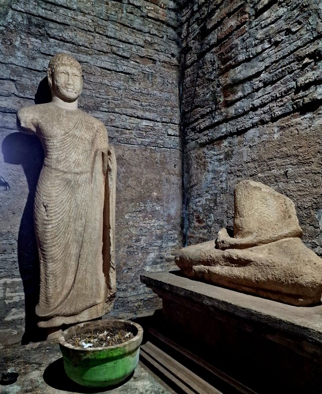 Polonnaruwa - 1000 años de historia y algo aprendido.