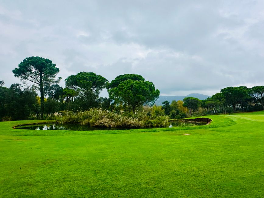 Partida de golf en Golf Costa Brava