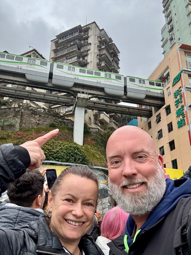 With the Bullet Trains 🚅
CHINA 🇨🇳 & JAPAN 🇯🇵 Discovering      
Part 3: Chongqing
