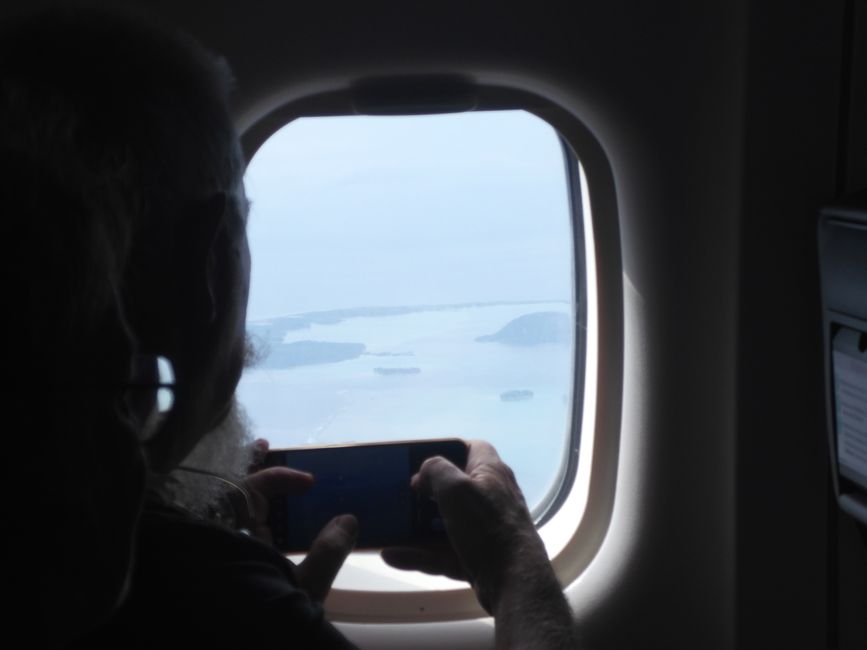 A sinistra Bora Bora