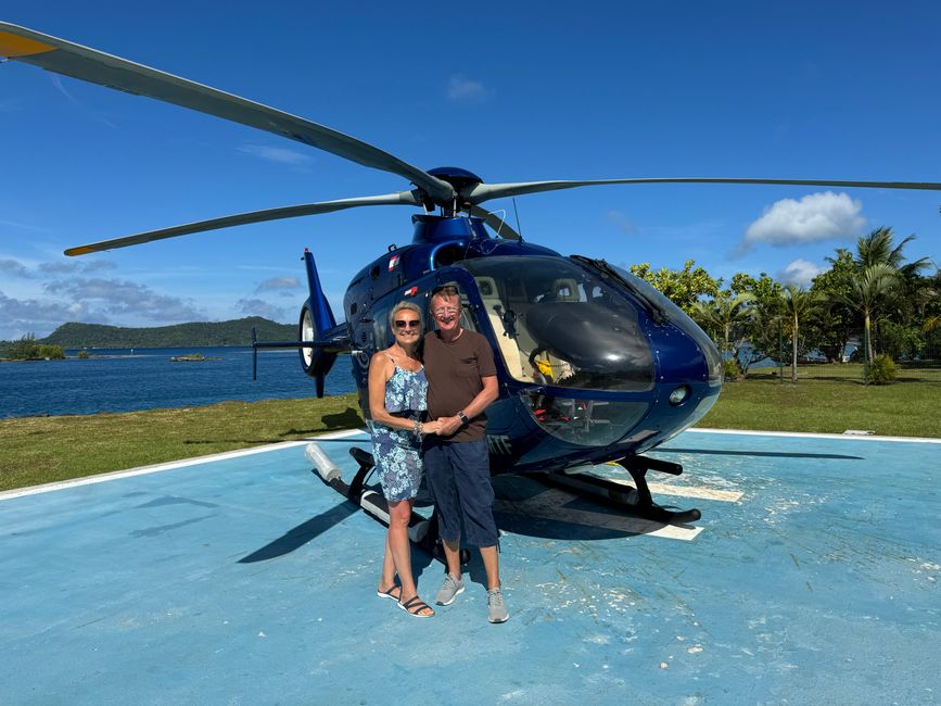 2023-12-30  Helikopter Rundflug über Bora Bora