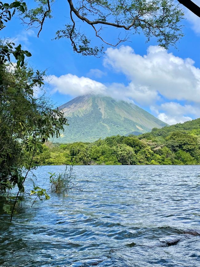 der (noch aktive) Vulkan Concepcion