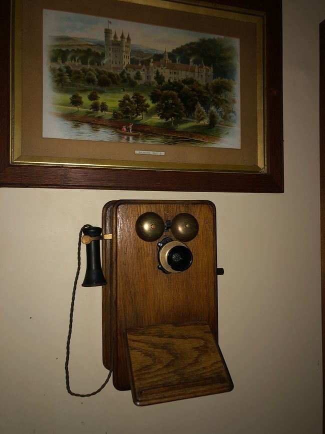 ... ein altes Kurbeltelefon
