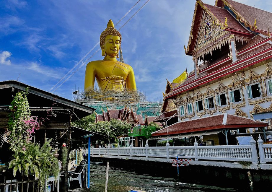Der Grosse Buddha im Pakhnam-Tempelks
