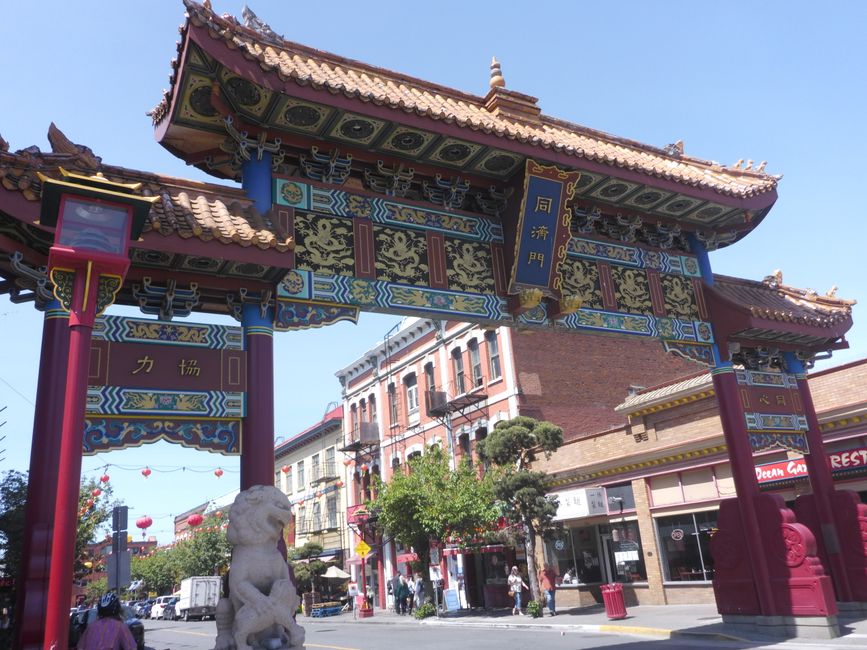 Gate of Chinatown