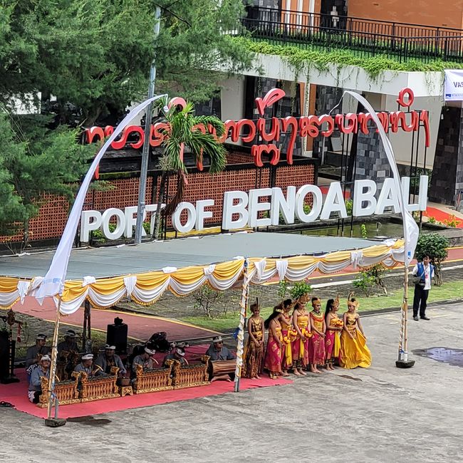 Jour 111 et 112 sur 175 : Croisière autour du monde - Benoa/Bali