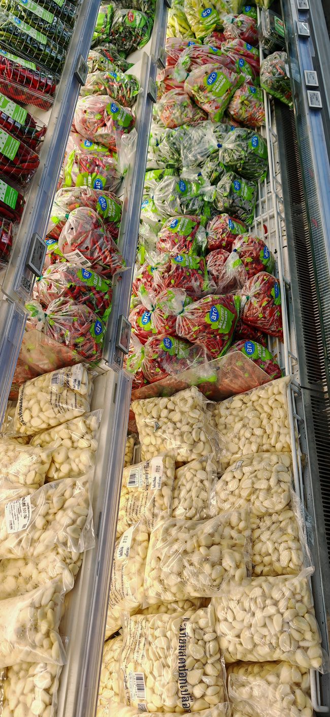 Großpackungen Knofi und Chili im Makro Supermarkt 