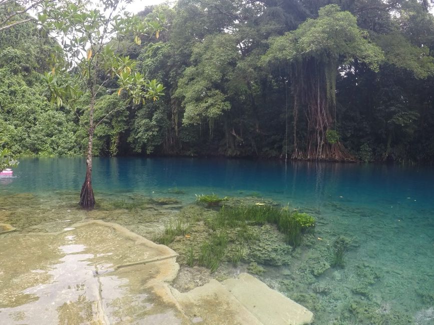 Matevulu Blue Hole