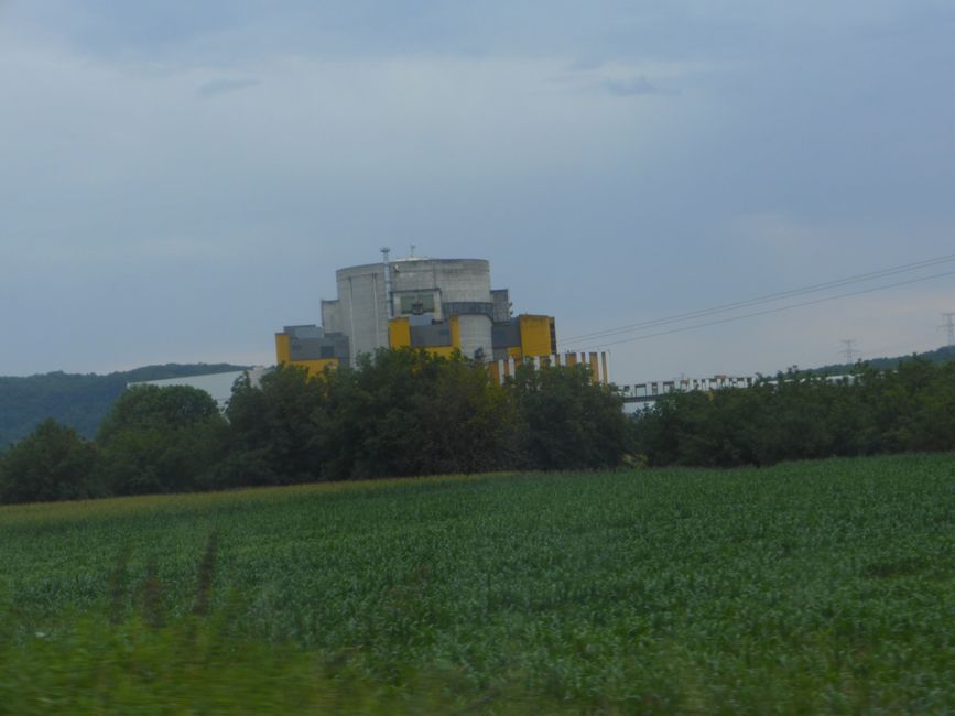 Atomkraftwerk an der Rhône 