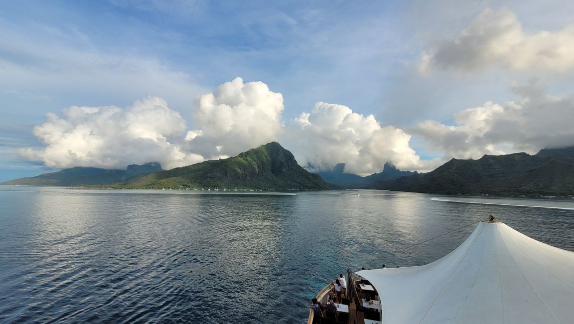 Mo’orea – gewaltige Bergzinnen empfangen und verabschieden uns