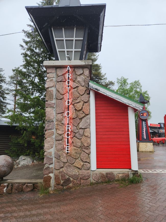 Am Polarkreis im Santa Claus Dorf beo Rovaniemi, Finnland