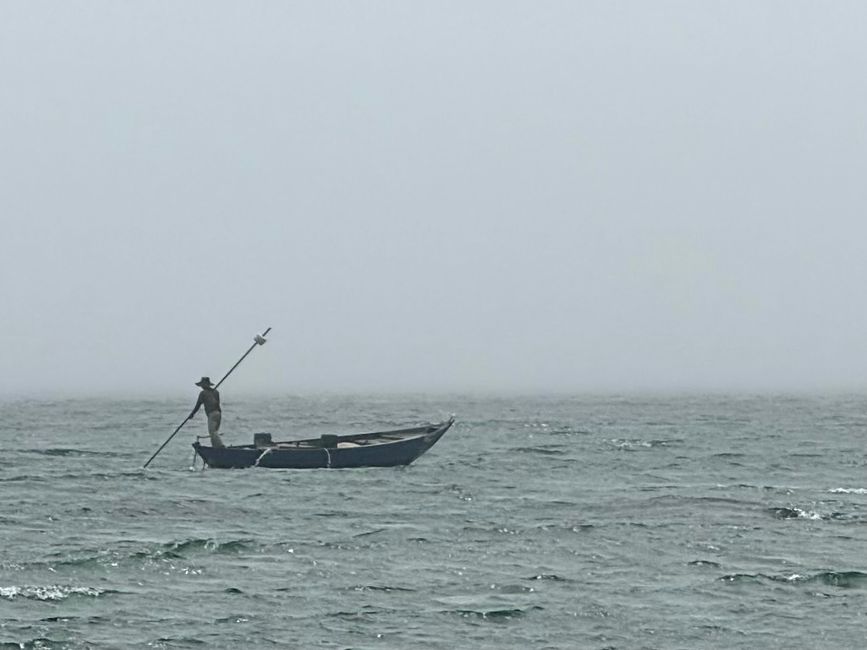 当地居民很早就早晨洗浴