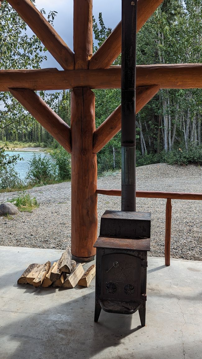 Boya Lake Campground - Day Use Area