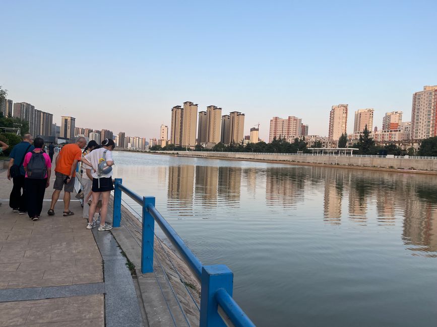 Skyline lungo il fiume