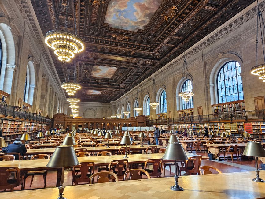 Bibliothek von innen